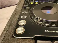 Цифровая CD-дека Pioneer CDJ-1000MK2 в футляре