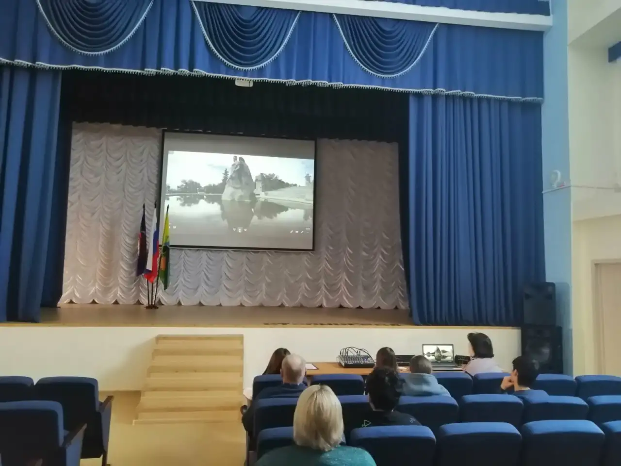 Изготавливаем: антрактно   раздвижные театральные занавесы, фотография 17